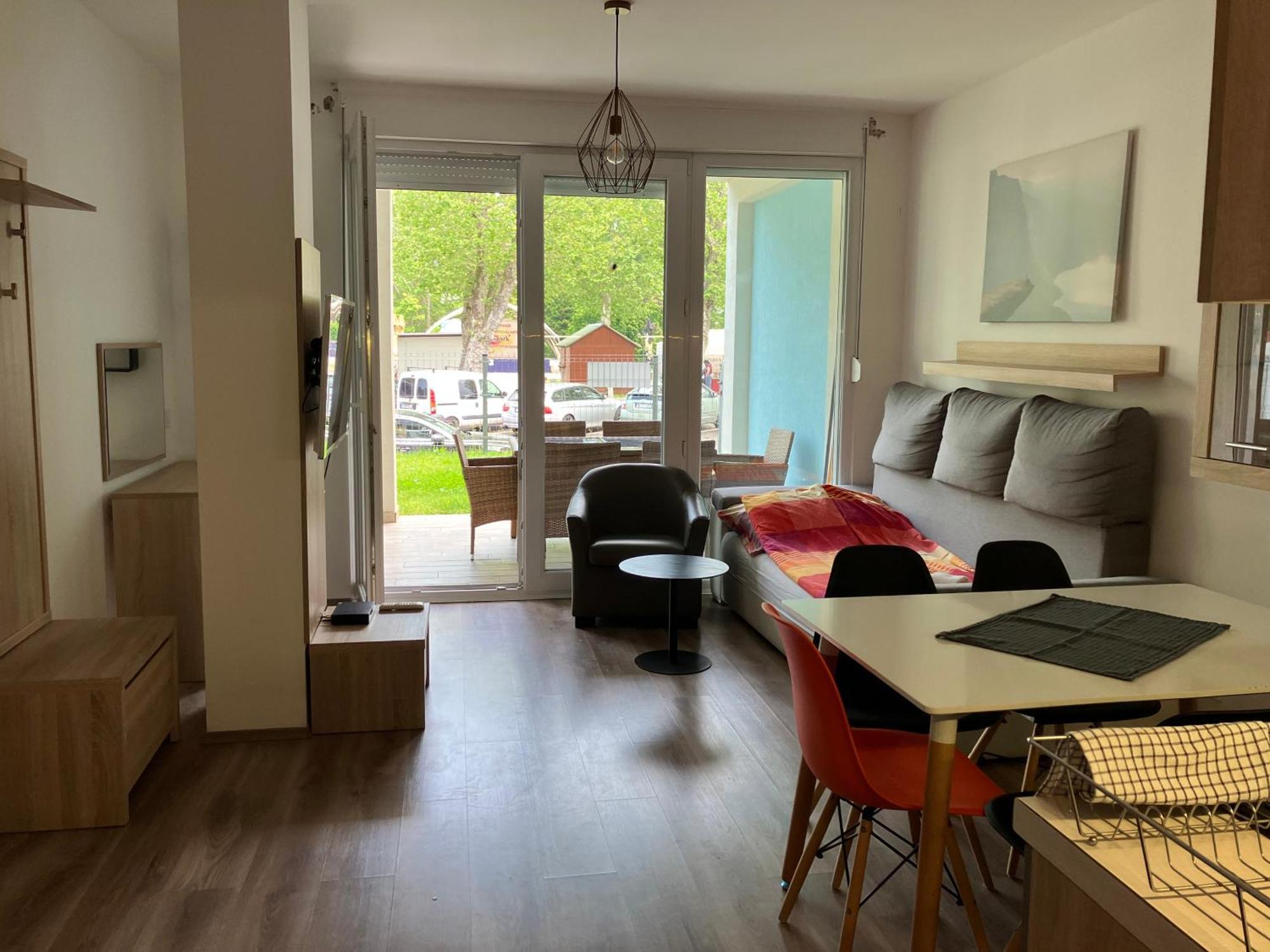 Lelle Riviera Apartment Balatonlelle Exterior photo